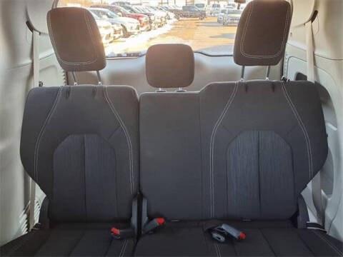 2024 Chrysler Voyager LX