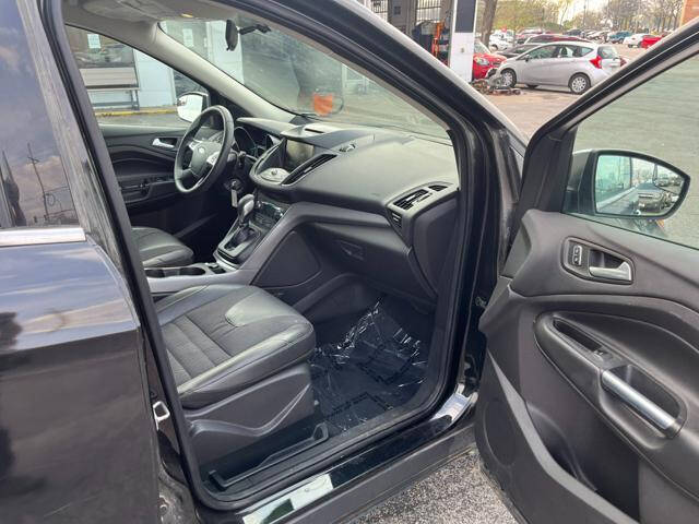 Black 2015 Ford Escape SE SE 4dr SUV 14
