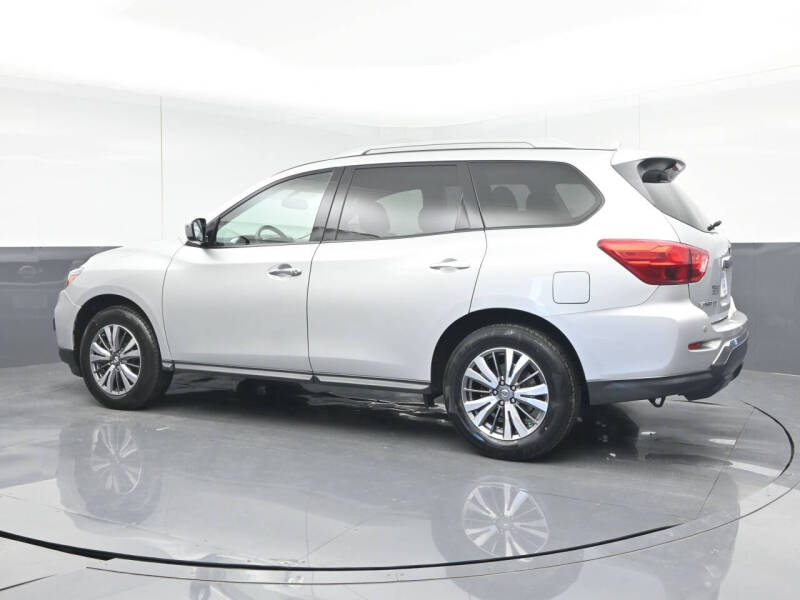 2020 Nissan Pathfinder SV
