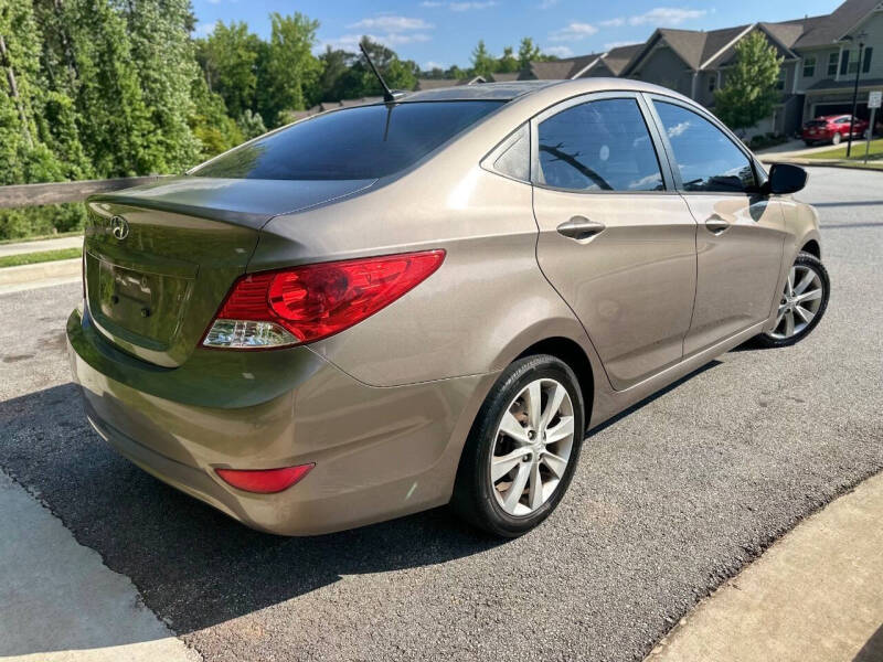 2012 Hyundai Accent GLS