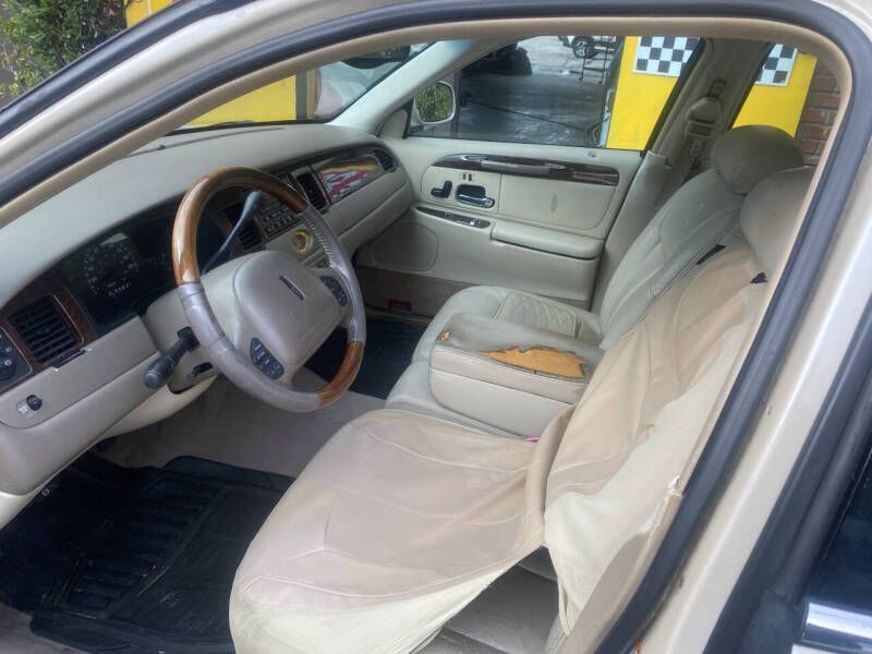 2000 Lincoln Town Car Cartier