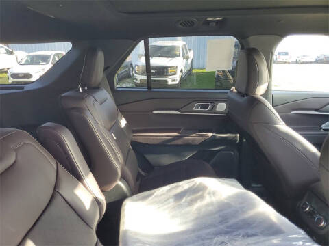 2025 Ford Explorer Platinum