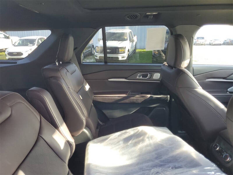 2025 Ford Explorer Platinum