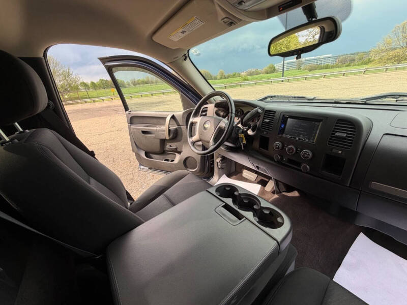 2010 Chevrolet Silverado 1500 LT - Photo 17