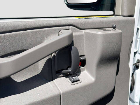 2025 Chevrolet Express 2500