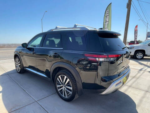 2022 Nissan Pathfinder Platinum