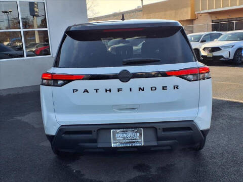 2022 Nissan Pathfinder S