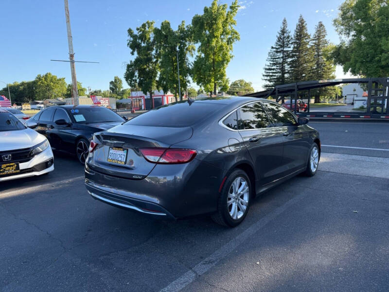 2017 Chrysler 200 Limited