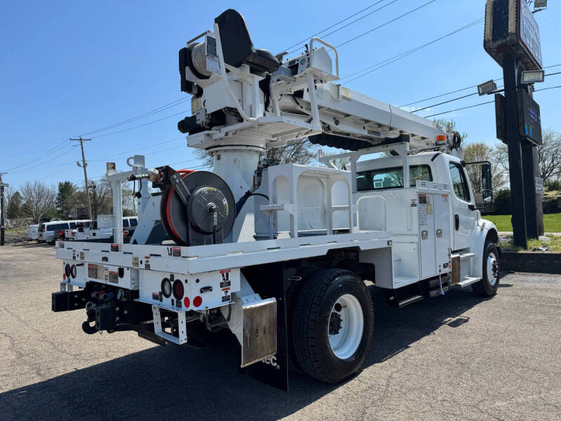2019 Freightliner M2 106