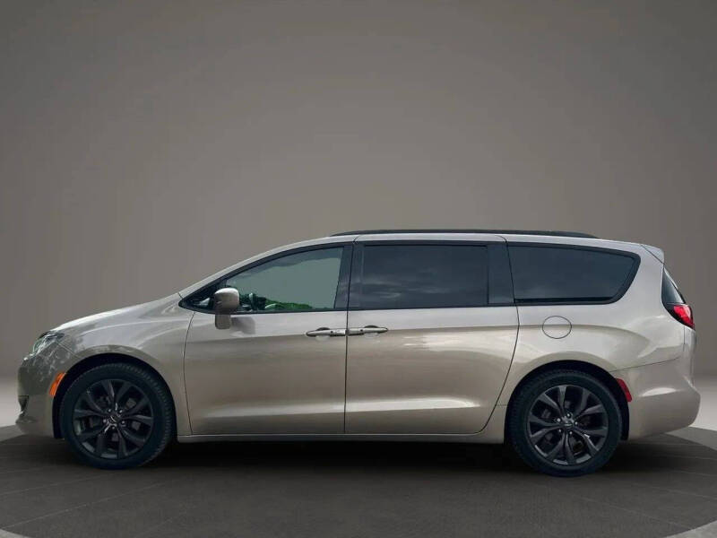 2018 Chrysler Pacifica Touring L Plus