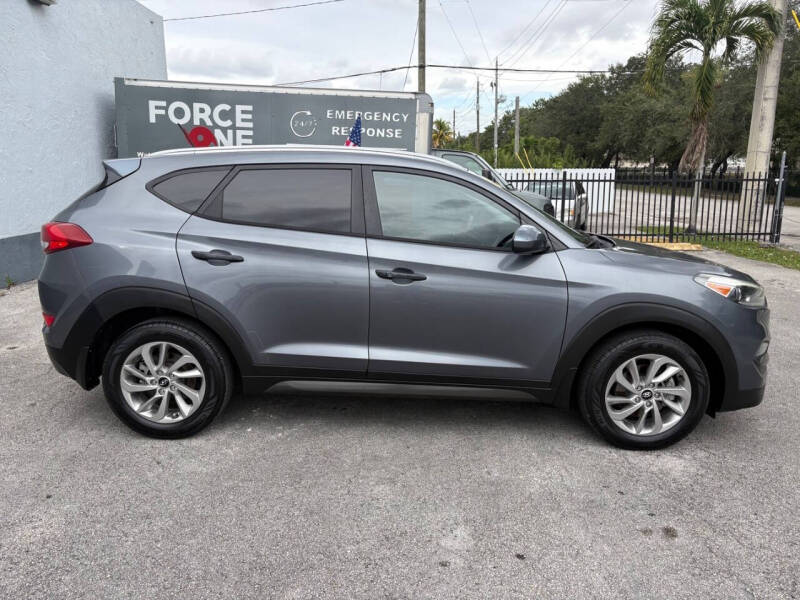 2016 Hyundai Tucson SE