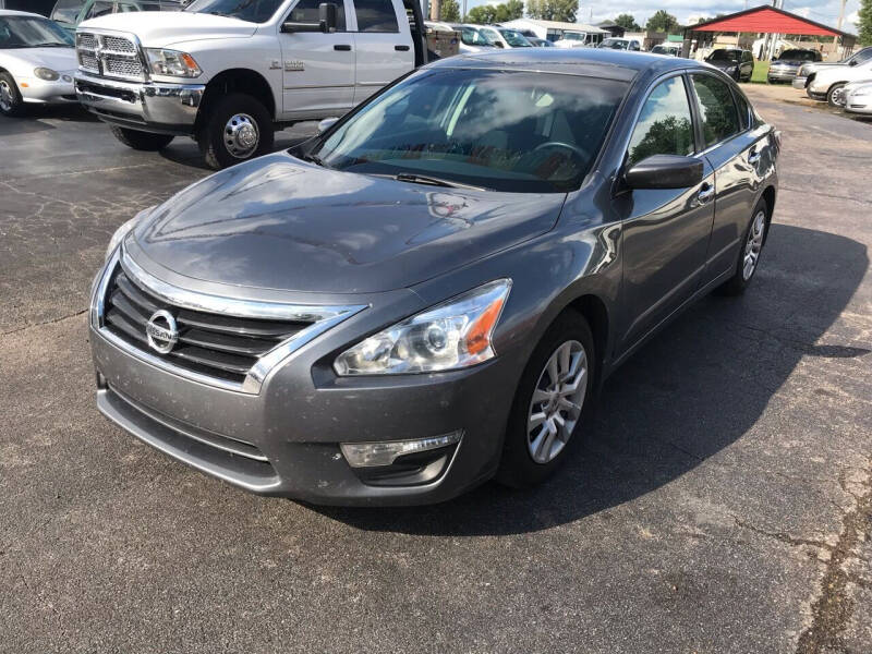 2014 Nissan Altima for sale at Sartins Auto Sales in Dyersburg TN