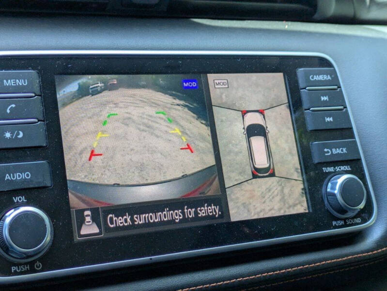 2020 Nissan Kicks SR