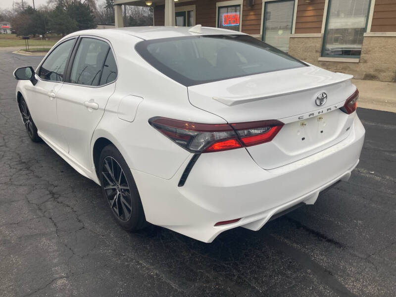 2022 Toyota Camry SE