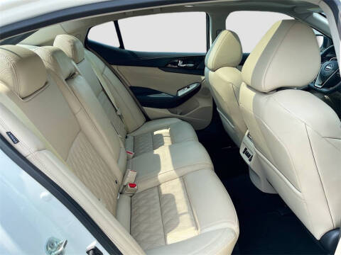 2023 Nissan Maxima 3.5 Platinum