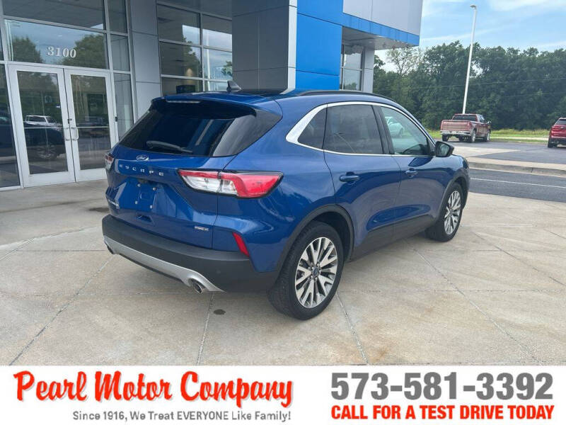 2022 Ford Escape Hybrid Titanium