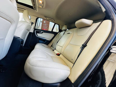 2015 Volvo V60 Cross Country T5