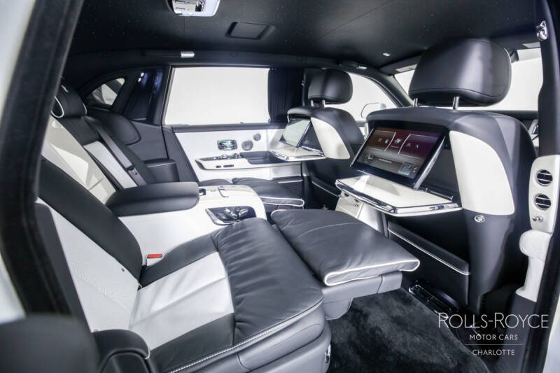 2022 Rolls-Royce Phantom EWB