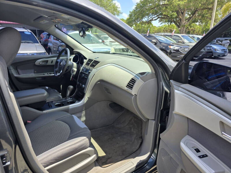 2011 Chevrolet Traverse LS