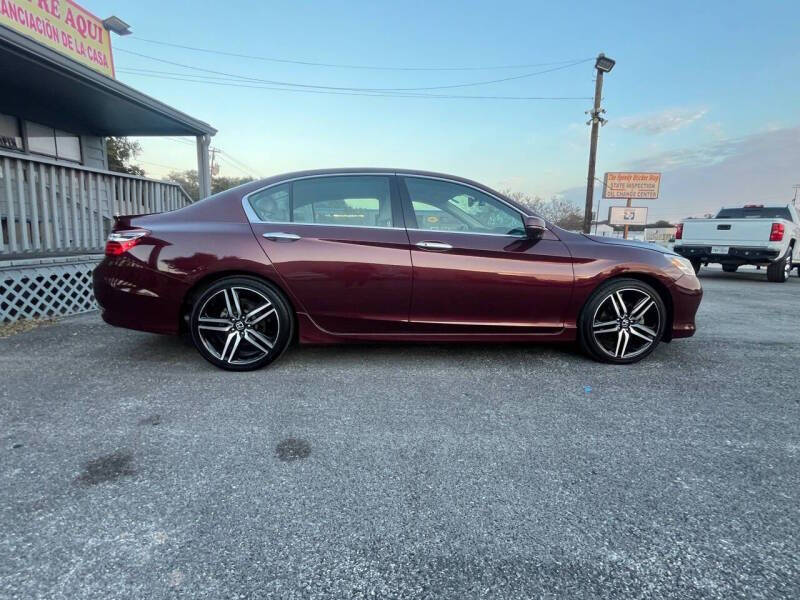 2017 Honda Accord Touring photo 2