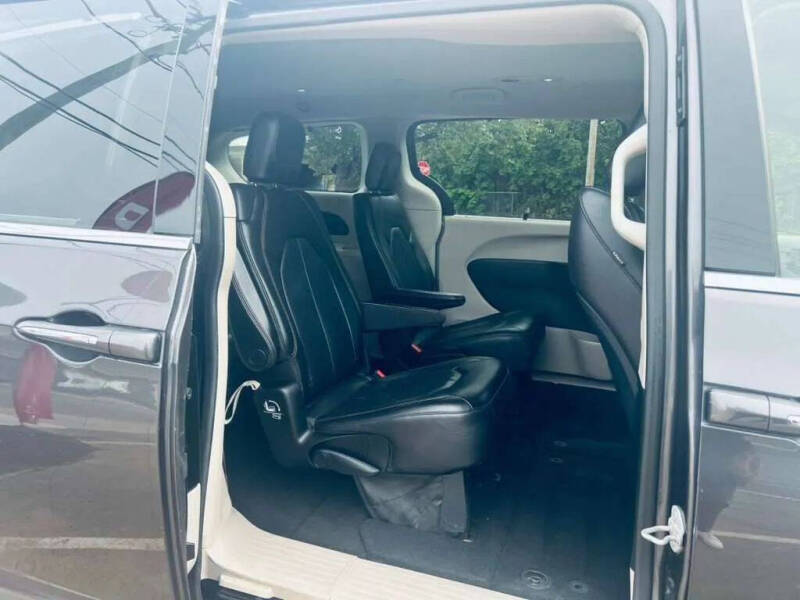 2018 Chrysler Pacifica Touring L
