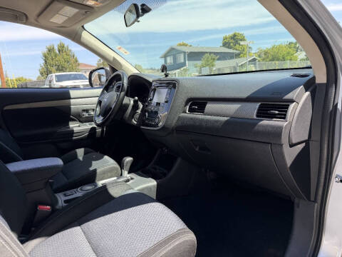 2016 Mitsubishi Outlander SE