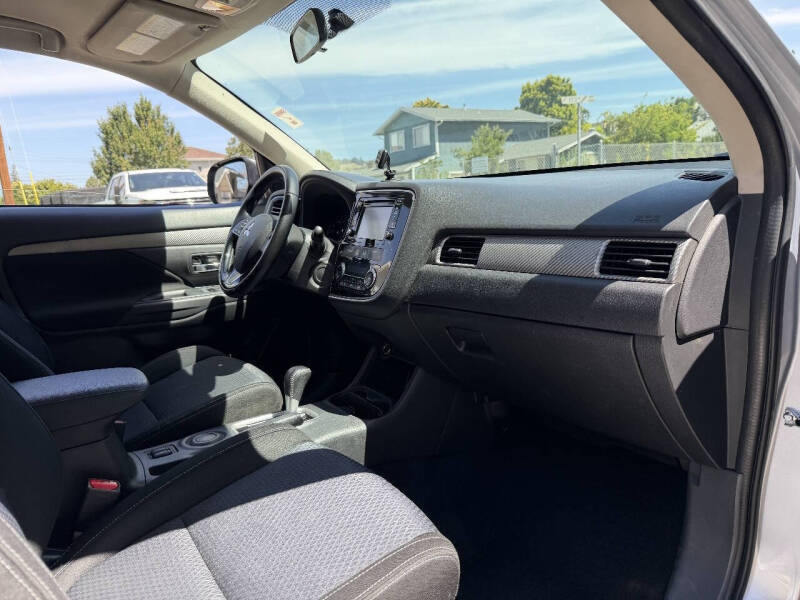 2016 Mitsubishi Outlander SE