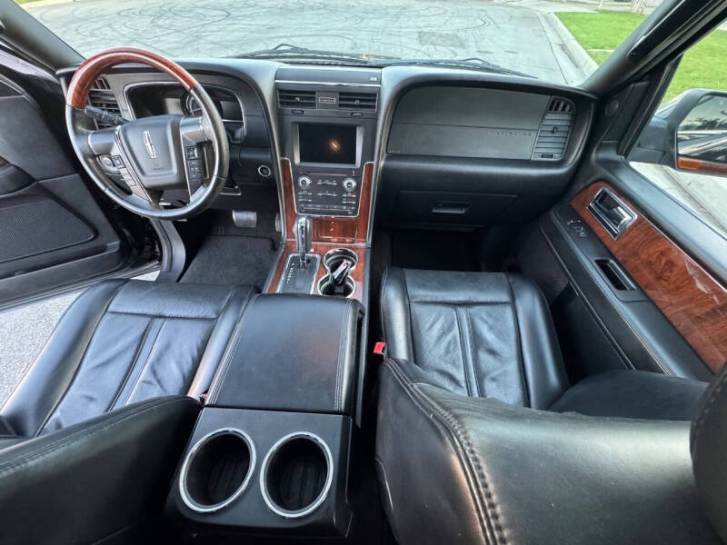 2017 Lincoln Navigator Select