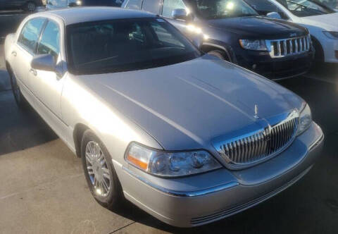 2008 Lincoln Town Car for sale at Dixie Motors Inc. in Tuscaloosa AL