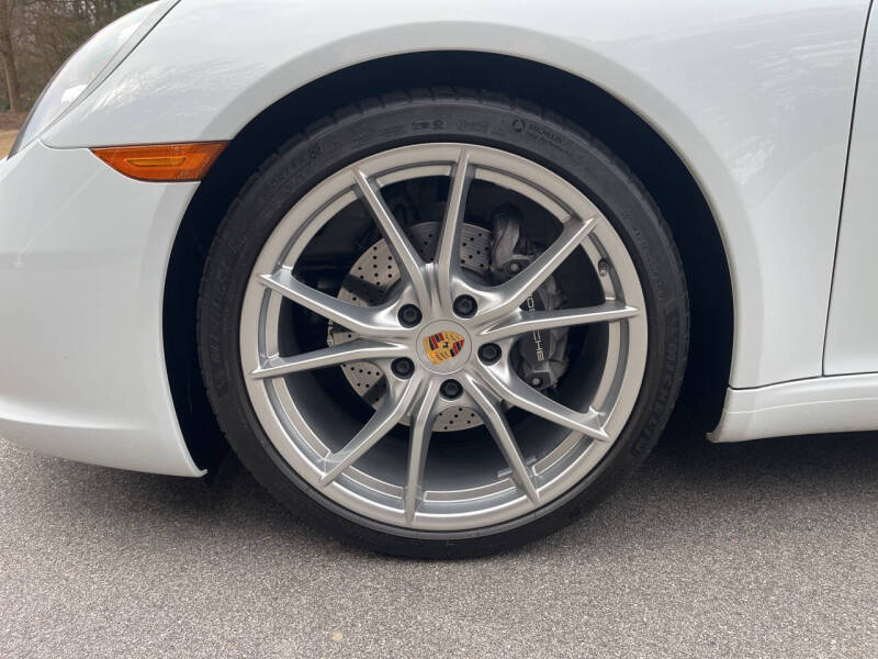 2018 Porsche 911 Carrera