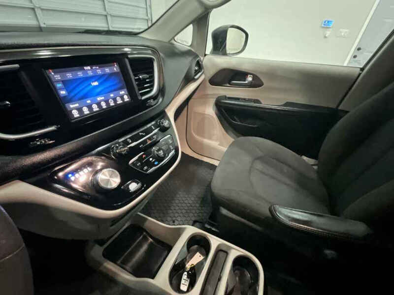 2018 Chrysler Pacifica LX