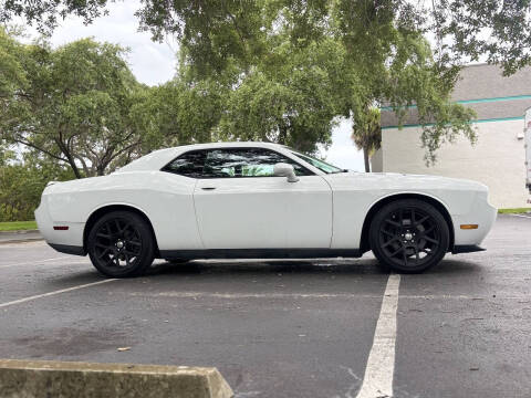 2014 Dodge Challenger R/T Plus