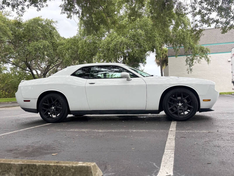 2014 Dodge Challenger R/T Plus