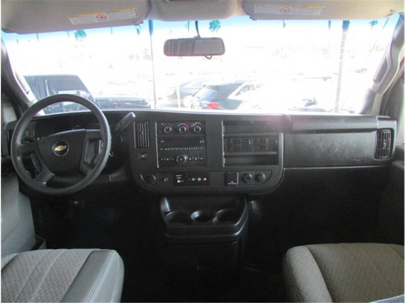 2017 Chevrolet Express LT 2500