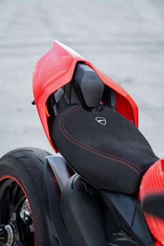 2023 Ducati Streetfighter V2