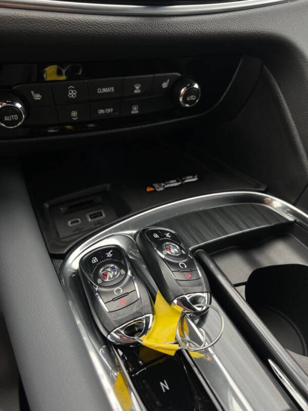 2023 Buick Enclave Essence