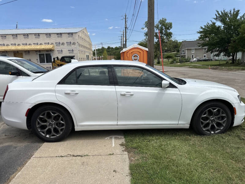 2017 Chrysler 300 S