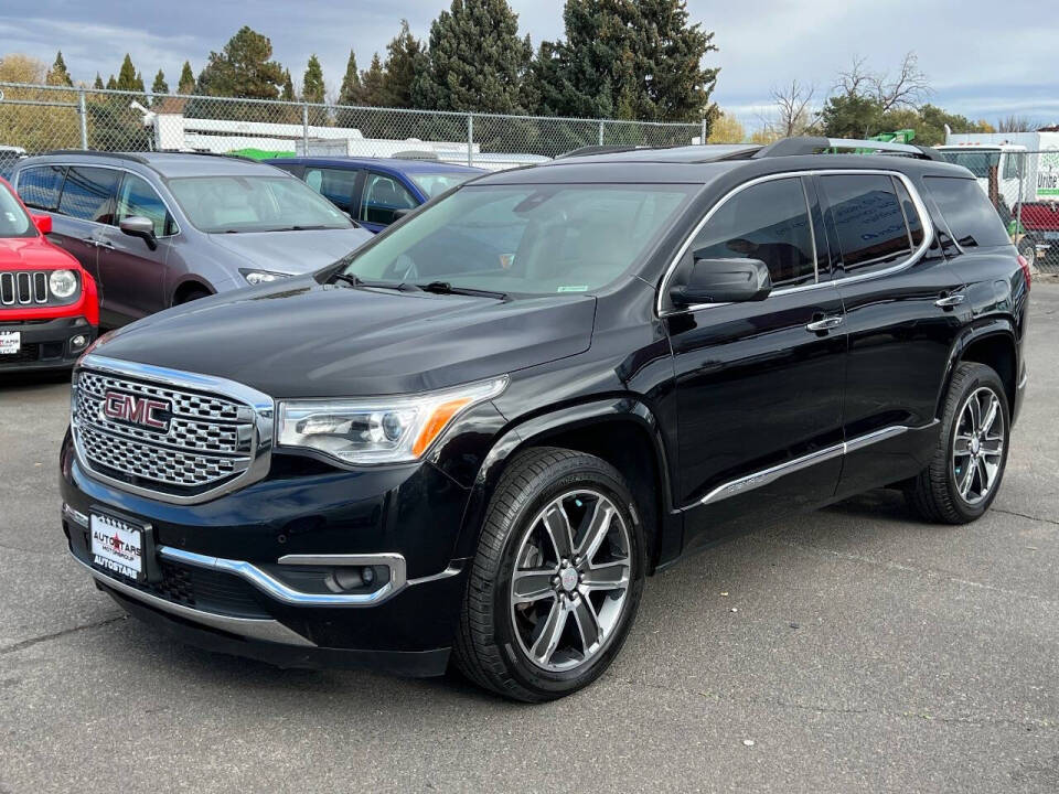 2017 GMC Acadia Denali's photo