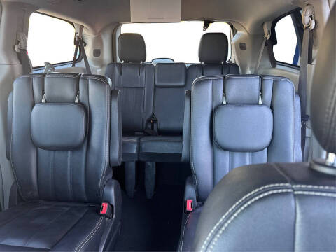 2016 Chrysler Town and Country Touring