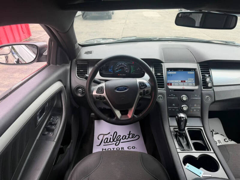 2018 Ford Taurus SEL
