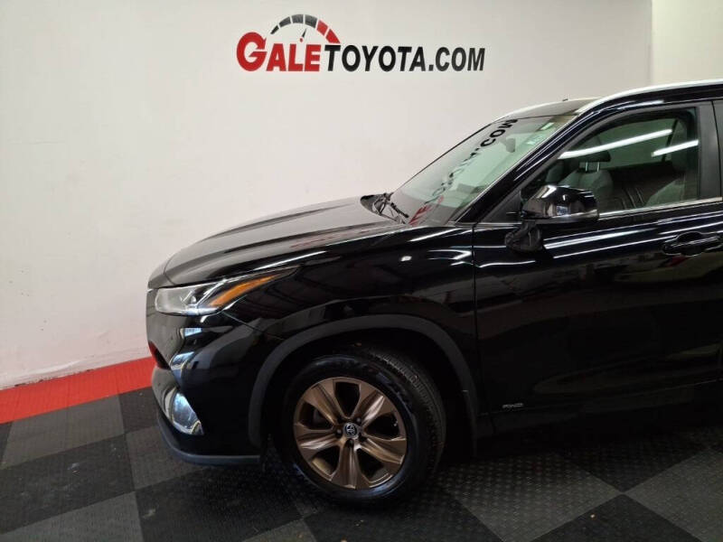 2023 Toyota Highlander Hybrid Bronze Edition