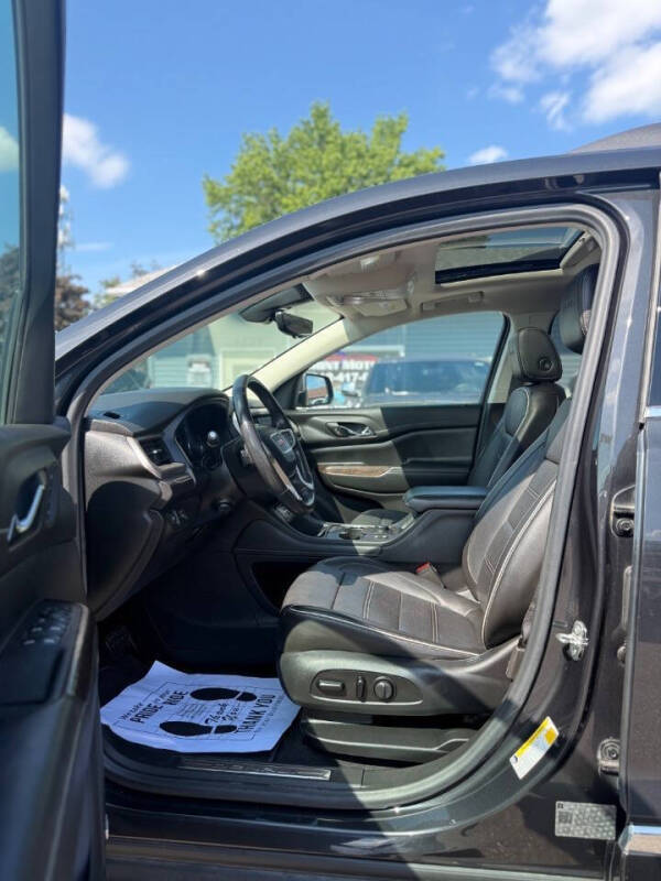 2020 GMC Acadia Denali