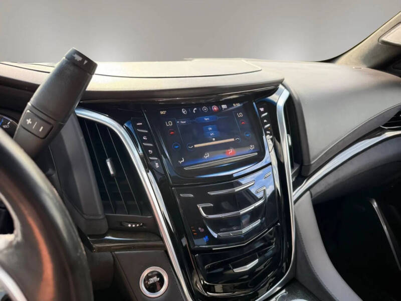 2019 Cadillac Escalade Platinum