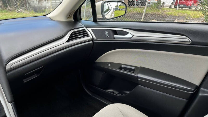 2018 Ford Fusion Hybrid SE