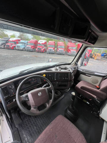 2015 Volvo VNL 670