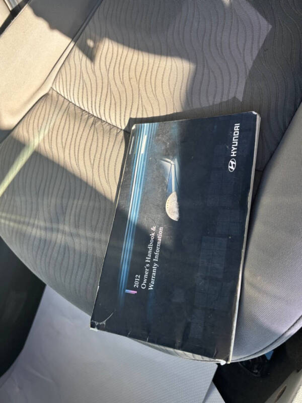 2012 Hyundai Accent GLS