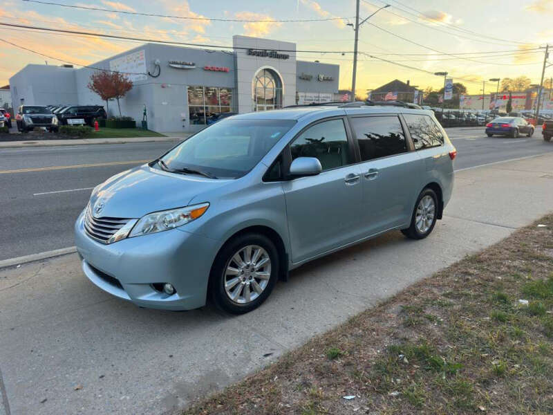 2015 Toyota Sienna XLE 7-Passenger