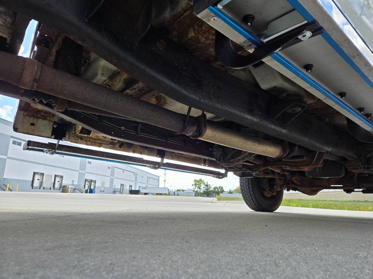 2004 Ford F-550 Super Duty 37