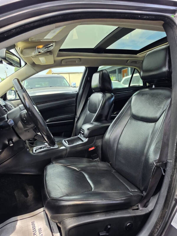 2016 Chrysler 300 C