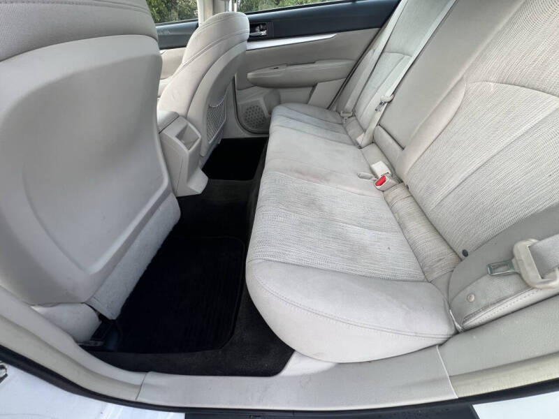 2013 Subaru Legacy 2.5i Premium